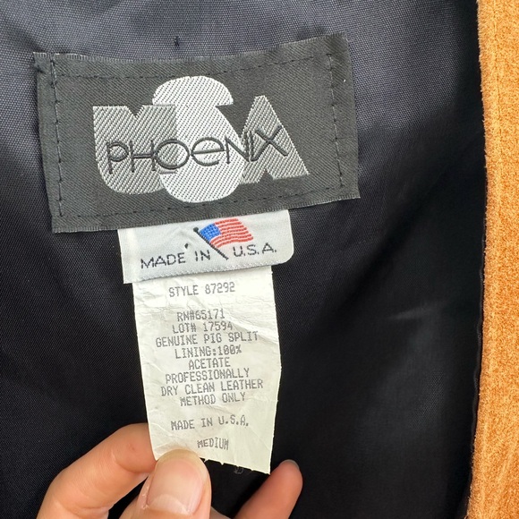 ⛔️SOLD⛔️Vintage 80’s Brown Suede Leather Western Vest Deep V-neck Snap front - Picture 7 of 10